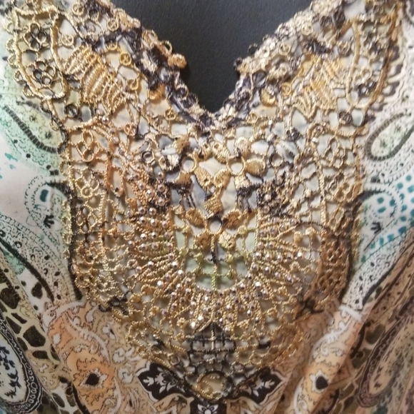 World Unity Embellished Top NWOT - Picture 3 of 8